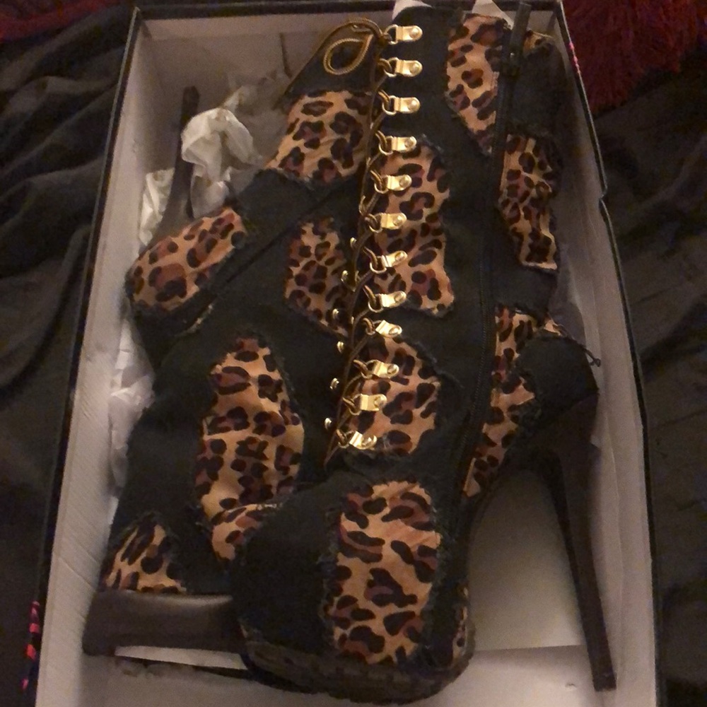 New Jennifer tie up boots